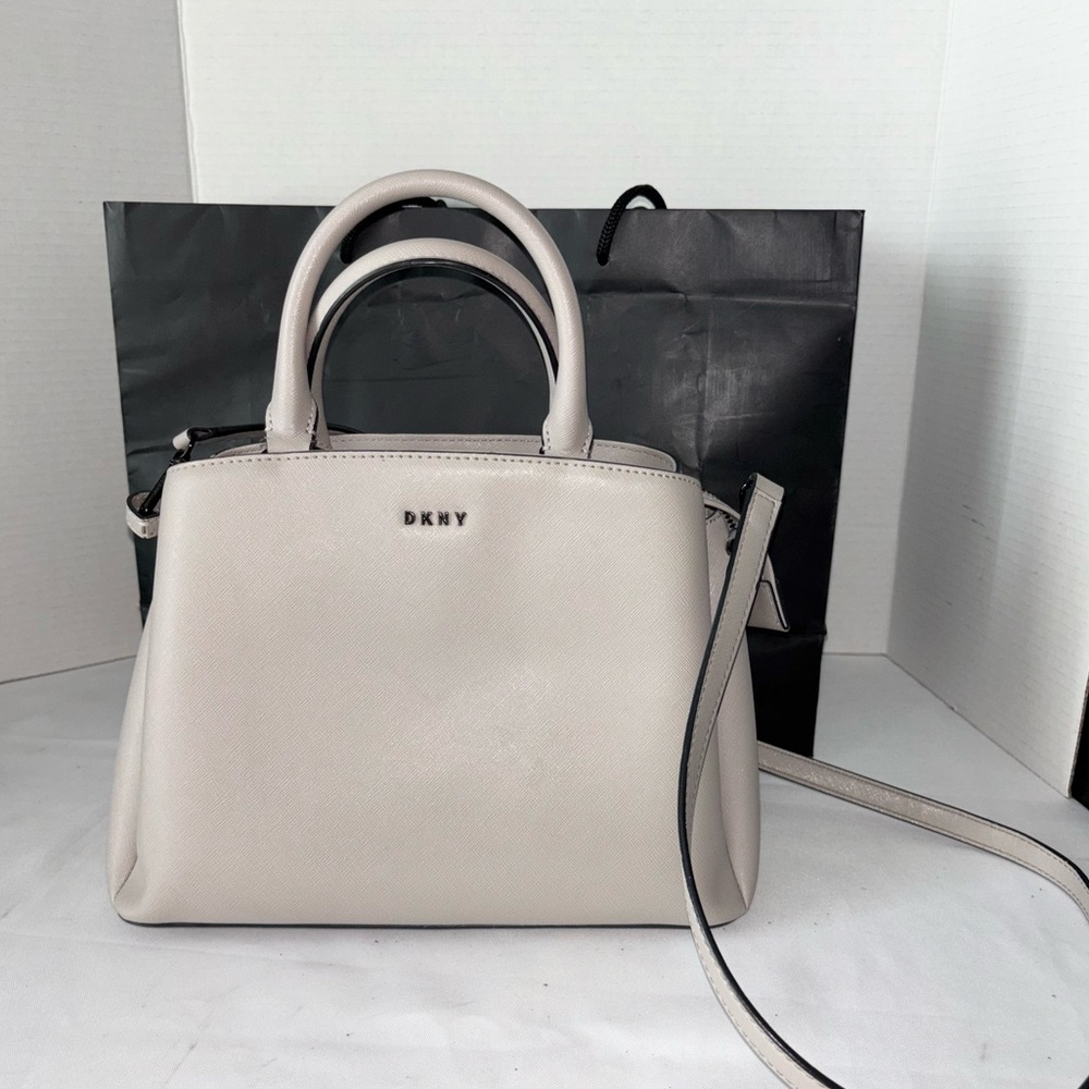 DKNY MEDIUM SATCHEL PAIGE HANDBAG GENUINE LEATHER ON PVC OUTER POLYESTER LINING